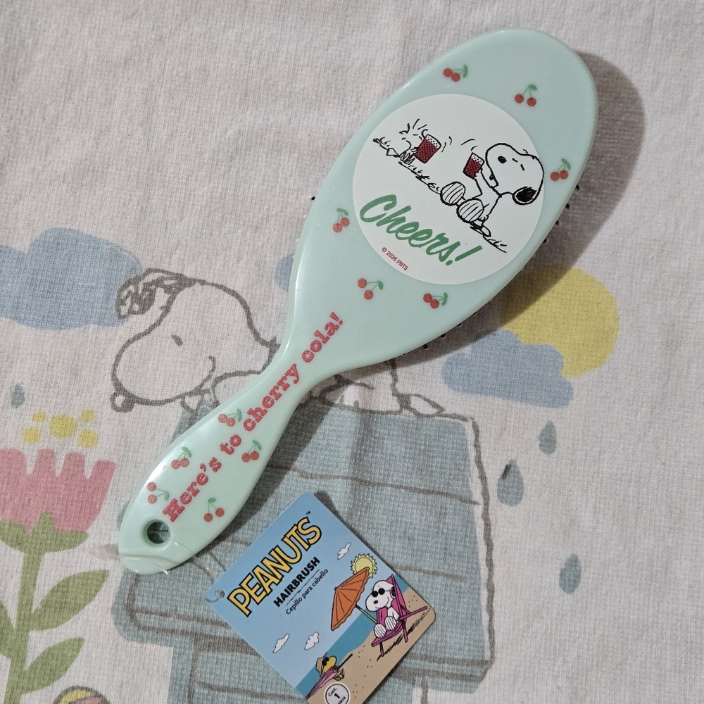 Peanuts Mint Green Snoopy Hairbrush